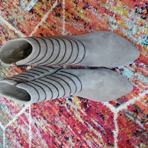 Enzo Angiolini wedge heel suede booties w/zipper details 🎉🙌🏻🌟host pick!!🌟🎉 - Picture 2 of 16